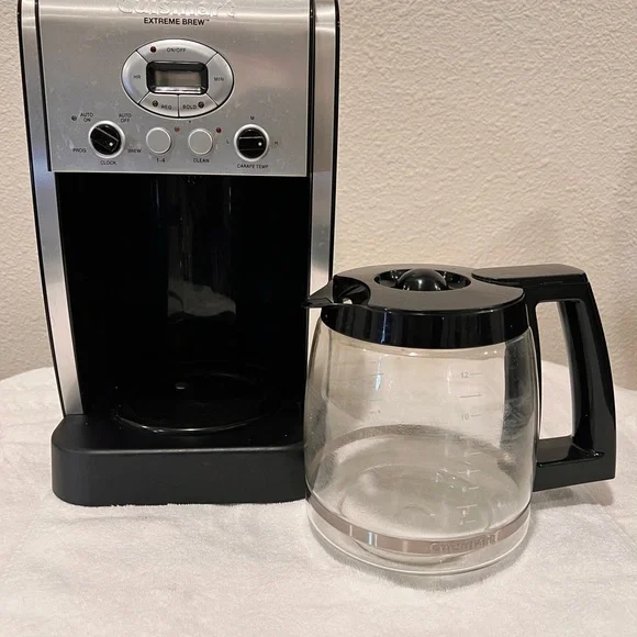 Cuisinart 12-cup Coffee Maker Self-Cleaning Programmable used - Picture 2 of 6